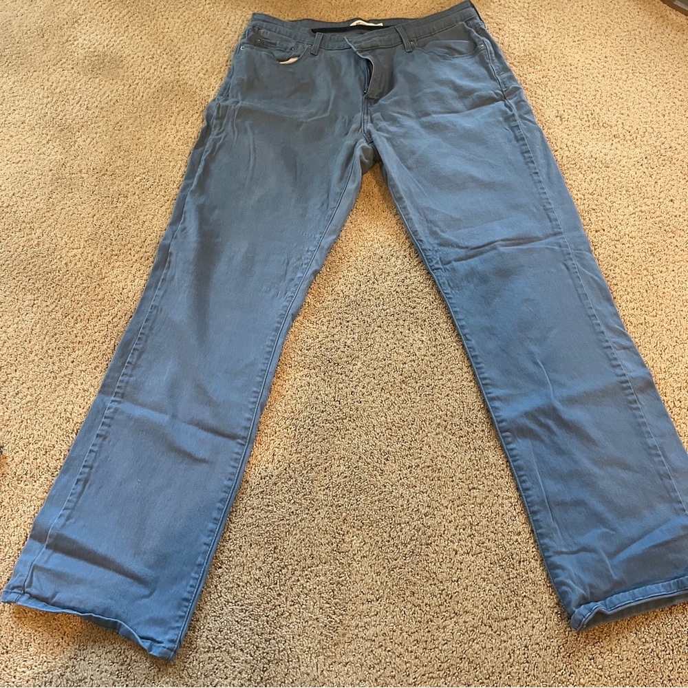 EUC Women’s Levi 505 Straight Jean